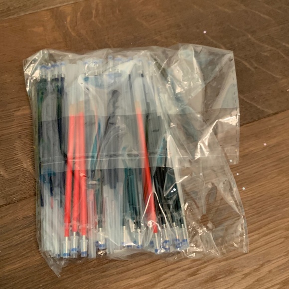 100 piece gel pen refills - Picture 2 of 2